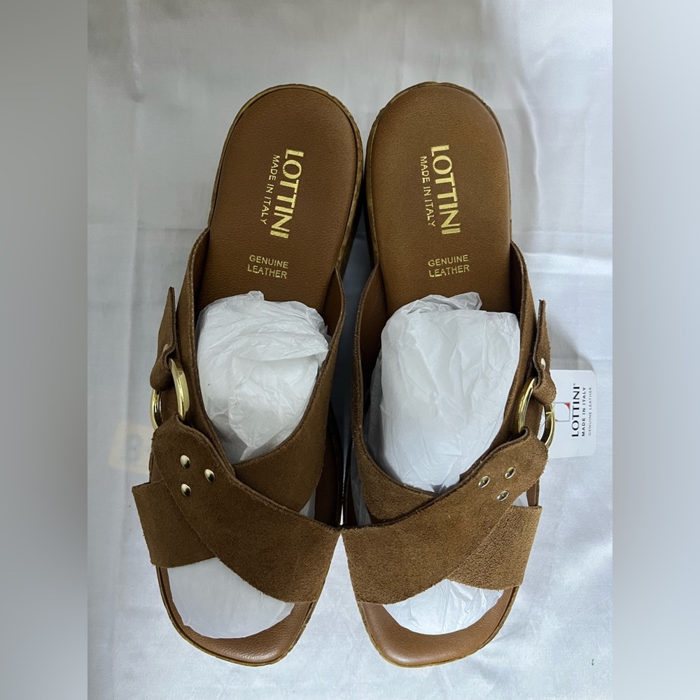 NWT-Women’s LOTTINI 100% Genuine Leather Suede Cross Band Slide On Sandals -Sz 8